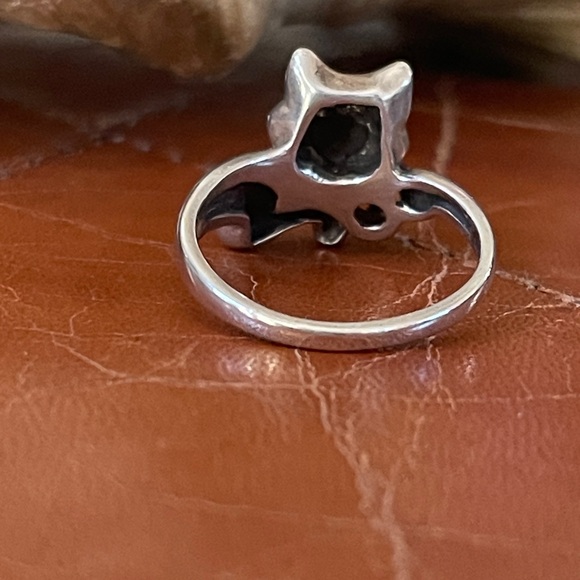 Cat Sterling Ring - Picture 3 of 5